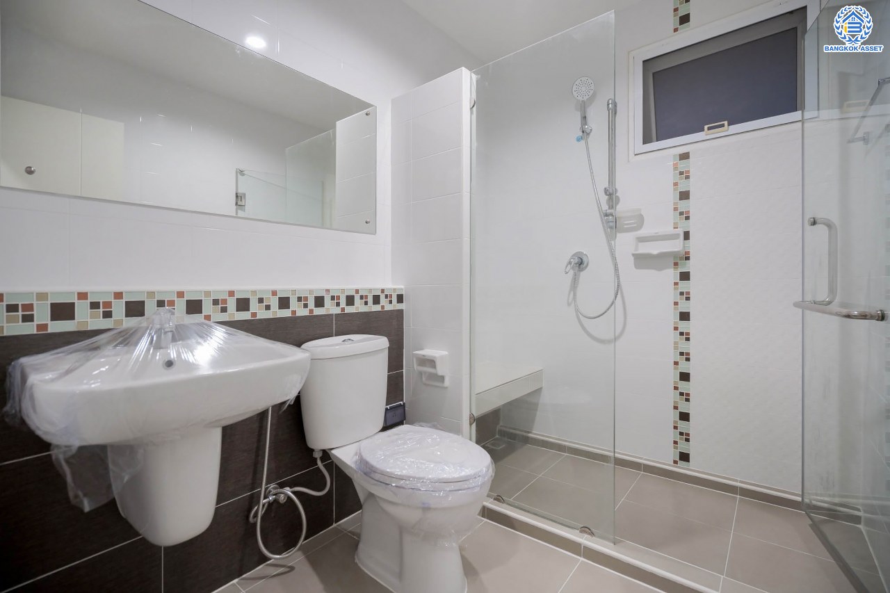 บ้านเดี่ยวมือสองนนทบุรี โครงการ ชัยพฤกษ์ ปิ่นเกล้า-กาญจนาฯ ถนนเมน วิวสวย หลังมุม จากแบรนด์คุณภาพ LH เนื้อที่ 75.8 ตร.ว. ฟังก์ชัน 3 ห้องนอน 3 ห้องน้ำ 1 ห้องอเนกประสงค์ จอดรถได้ 2 คัน บนทำเลศักยภาพ ใกล้เซ็นทรัลเวสต์เกต ทางด่วน "กาญจนาภิเษก" รถไฟฟ้าสายสีม่วง "สถานีตลาดบางใหญ่"